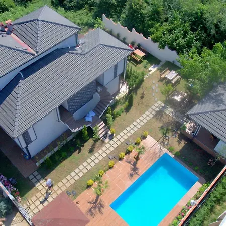 Beyond The Dream Suites Hotel *