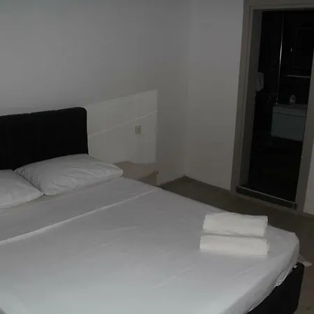 Hotel Beyond The Dream Suites *